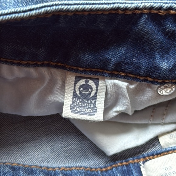 Universal Thread Blue Distressed Jean Shorts high rise midi - 4/27 - Picture 4 of 4